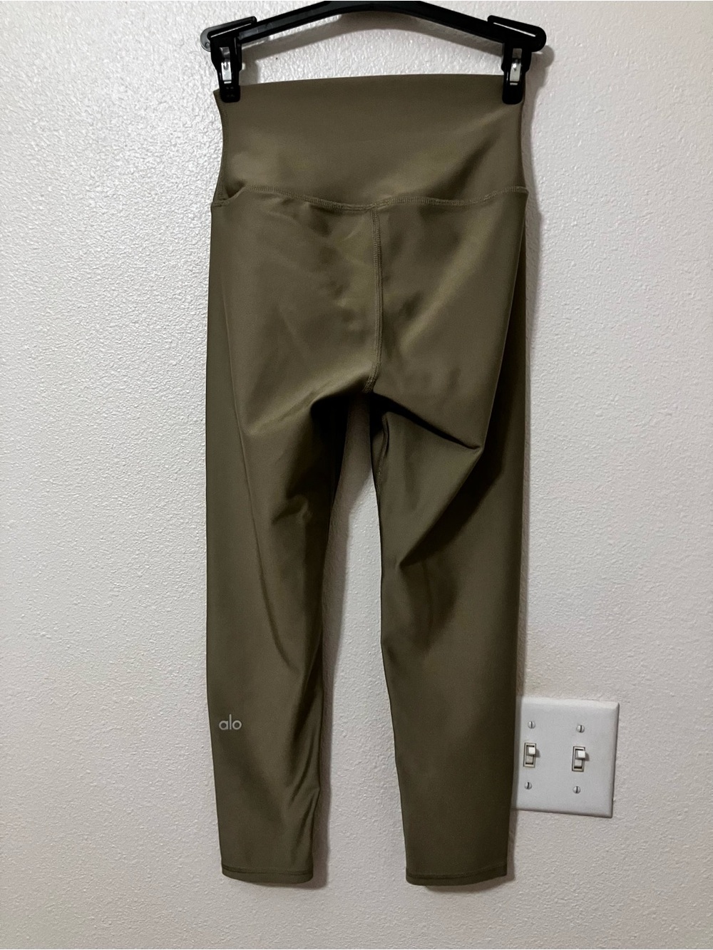 Alo airlift leggings light olive green bronze size XS